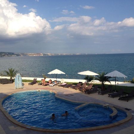 Privat Apartament Golf Coast Kavarna Ngoại thất bức ảnh