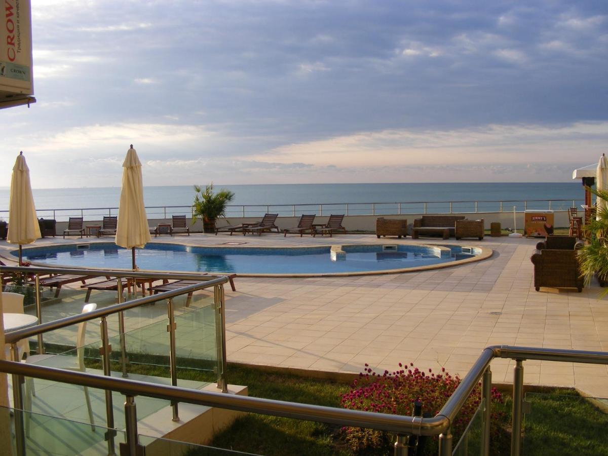 Privat Apartament Golf Coast Kavarna Ngoại thất bức ảnh