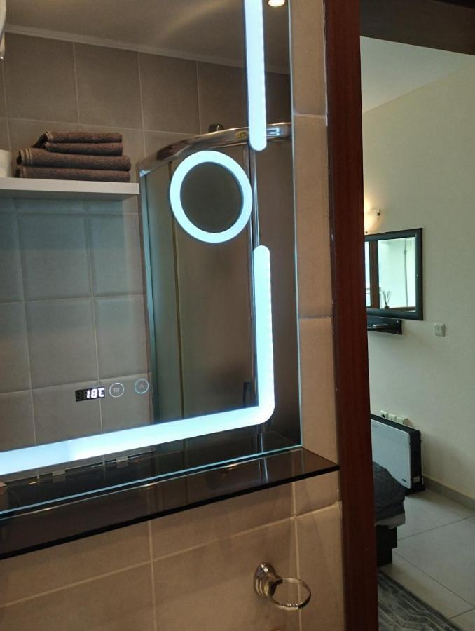 Privat Apartament Golf Coast Kavarna Ngoại thất bức ảnh