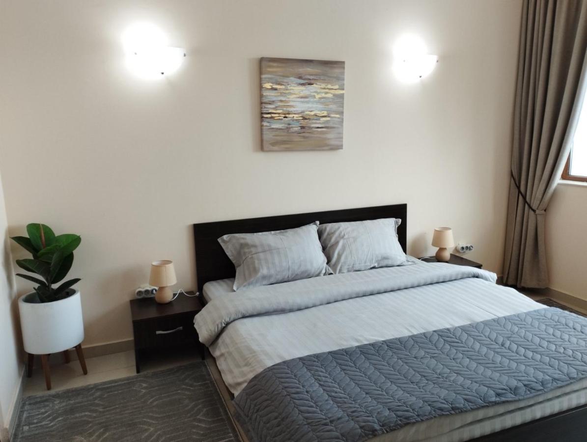 Privat Apartament Golf Coast Kavarna Ngoại thất bức ảnh