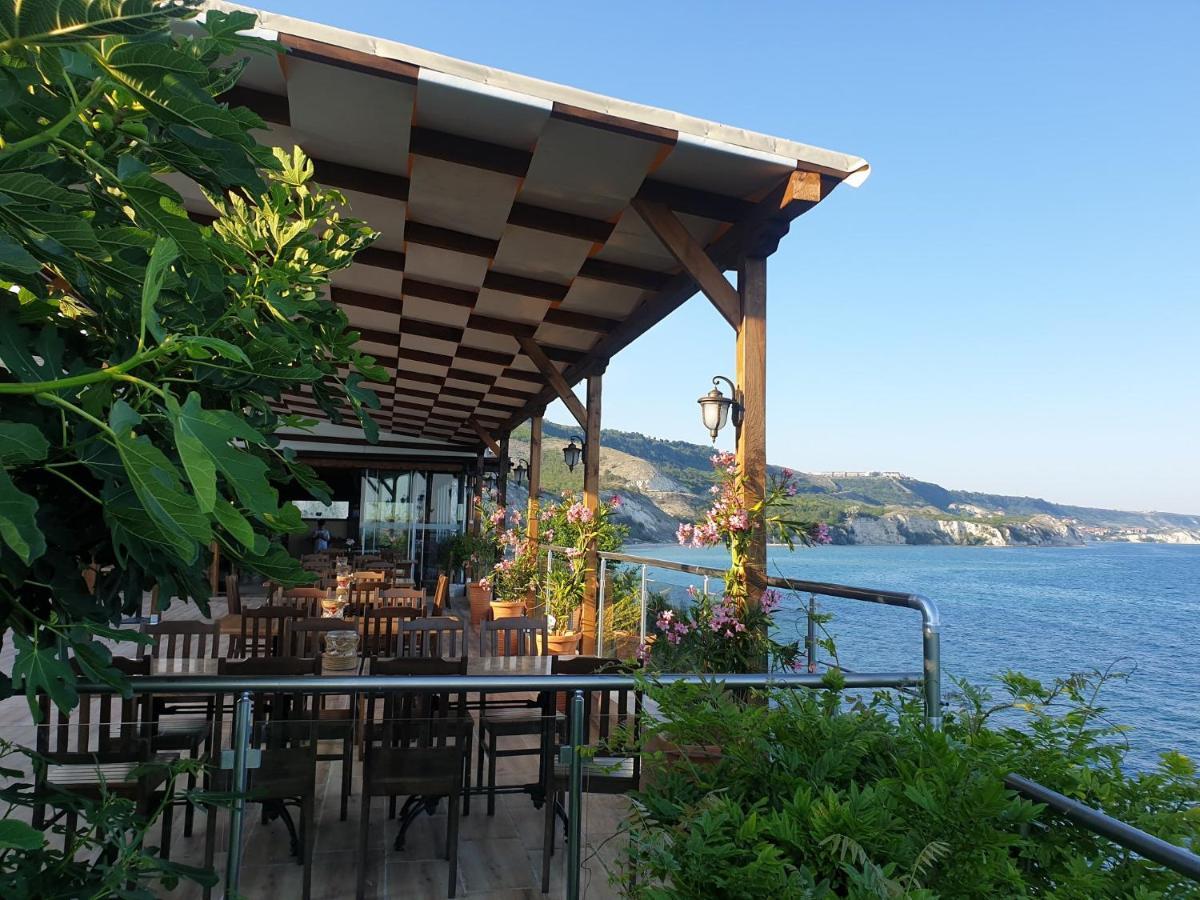 Privat Apartament Golf Coast Kavarna Ngoại thất bức ảnh