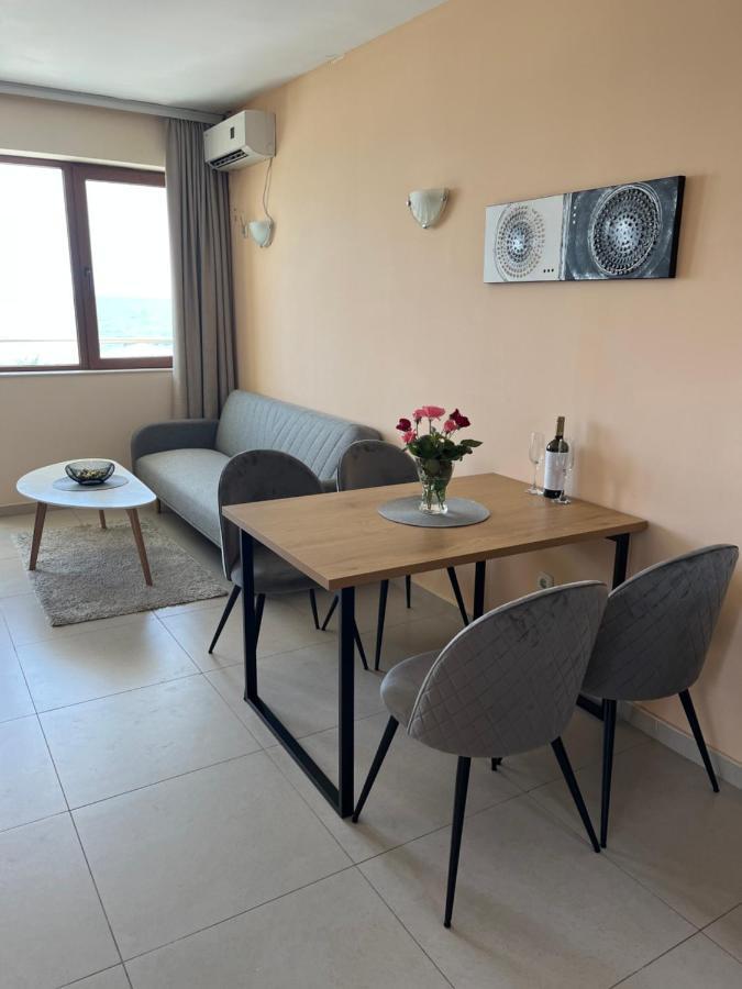Privat Apartament Golf Coast Kavarna Ngoại thất bức ảnh