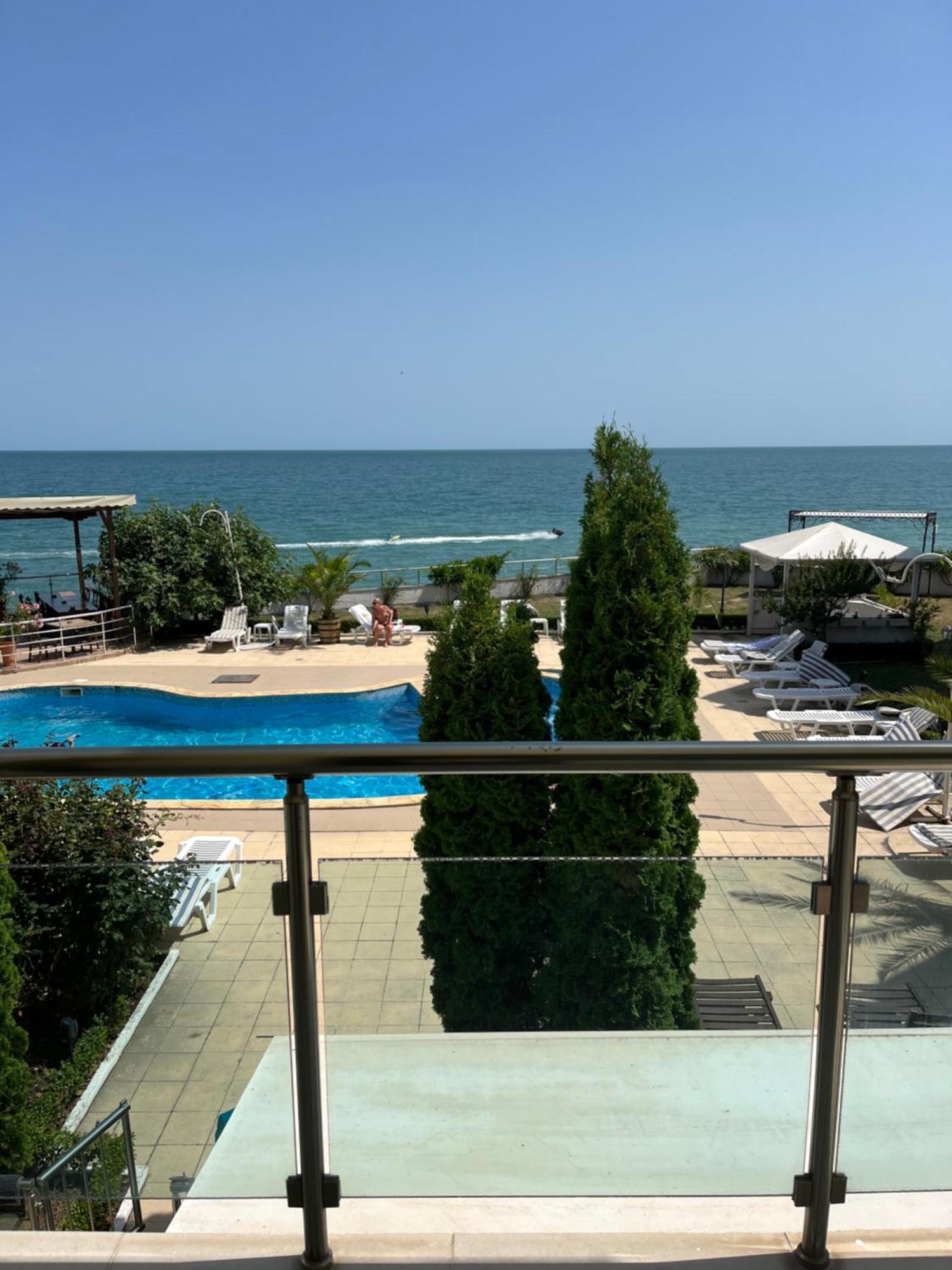 Privat Apartament Golf Coast Kavarna Ngoại thất bức ảnh