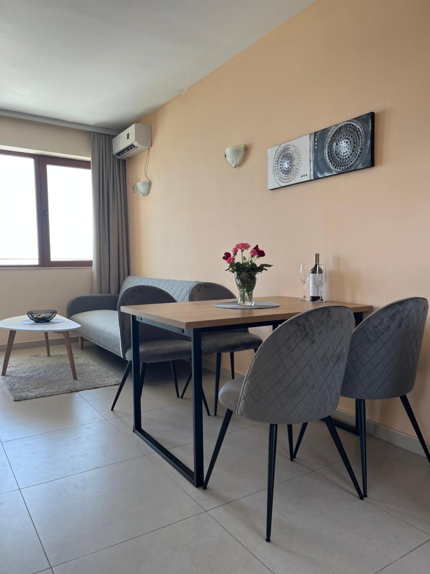 Privat Apartament Golf Coast Kavarna Ngoại thất bức ảnh